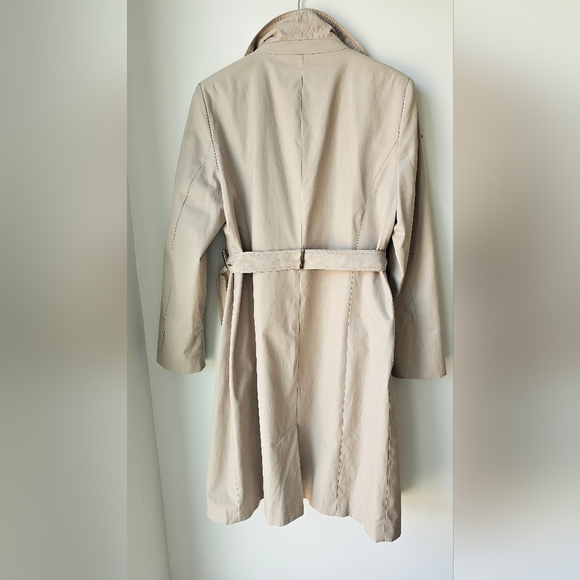 Ivanka Trump Beige Taupe Neutral Trench Coat Stand Collar Metal Loops Size L - Picture 9 of 9